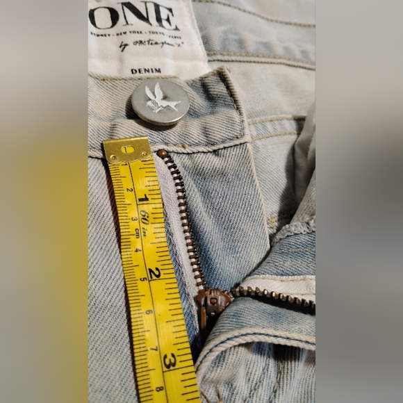 One Teaspoon | Awesome Baggies Distressed Low Waist Boyfriend Jeans | Size 26 - Picture 12 of 15